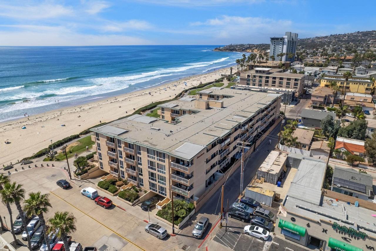 4627 Ocean Blvd #105