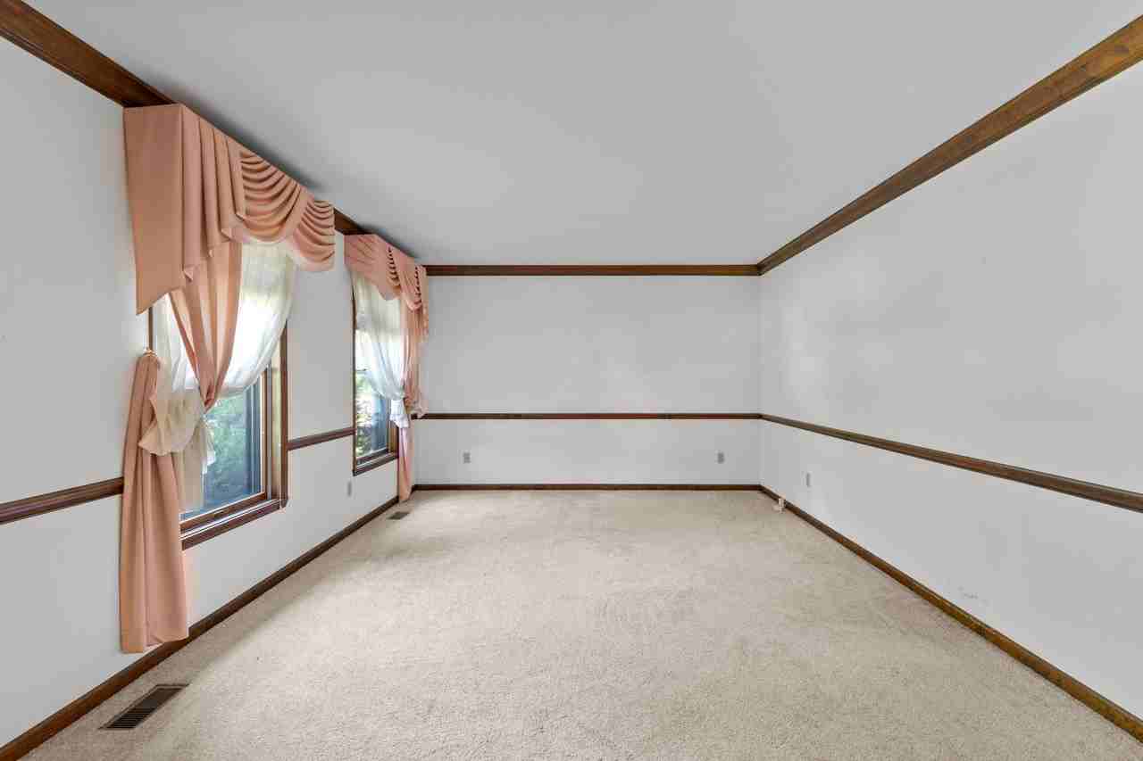 7 Sheffield Ct - Photo 7 of 49