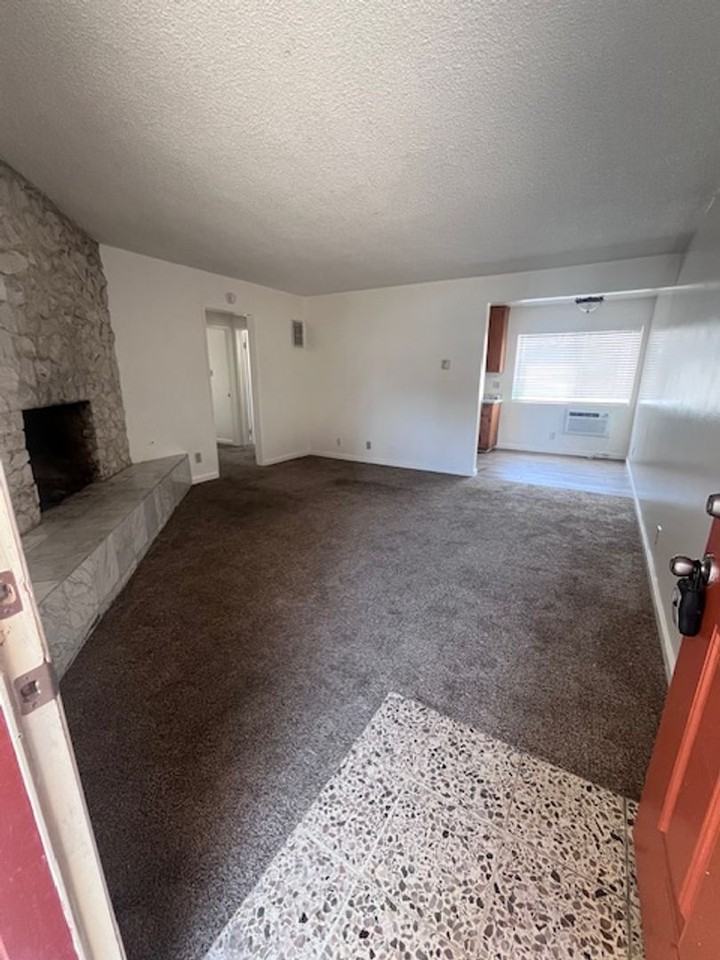 O1526 - Photo 3 of 12