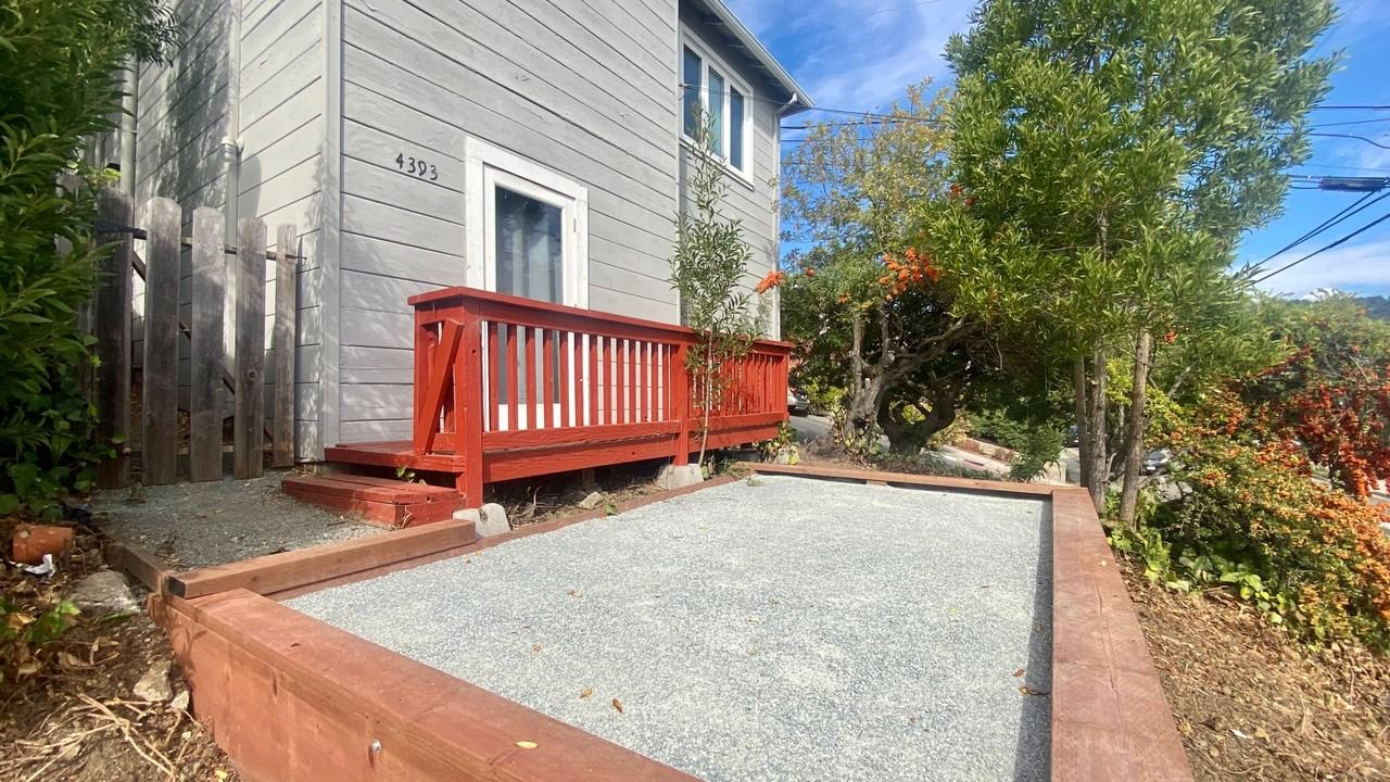 4393 Albert St - Photo 2 of 7