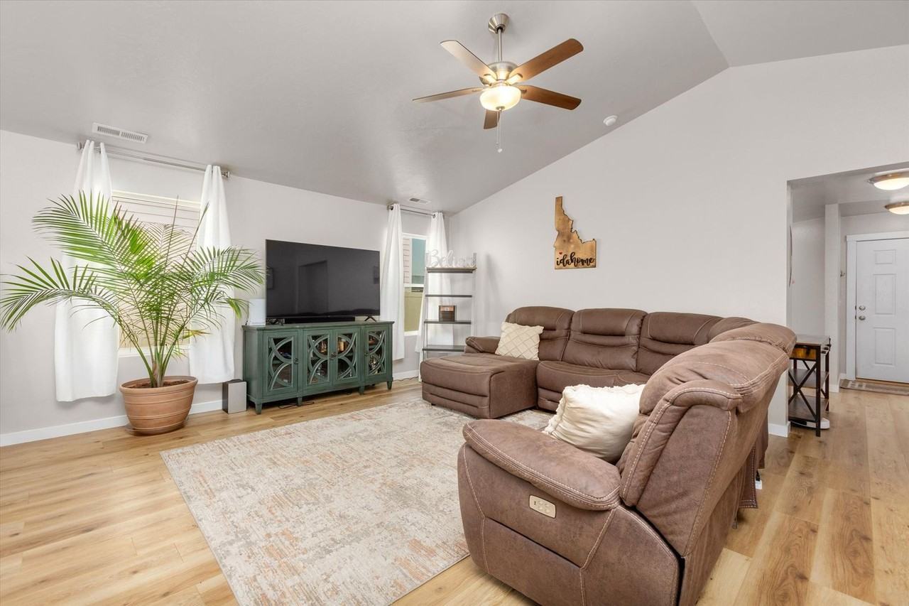 11269 W Quartet St - Photo 6 of 18