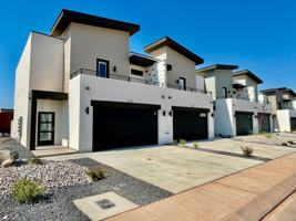 featured image of 632 E Elmbrook Dr