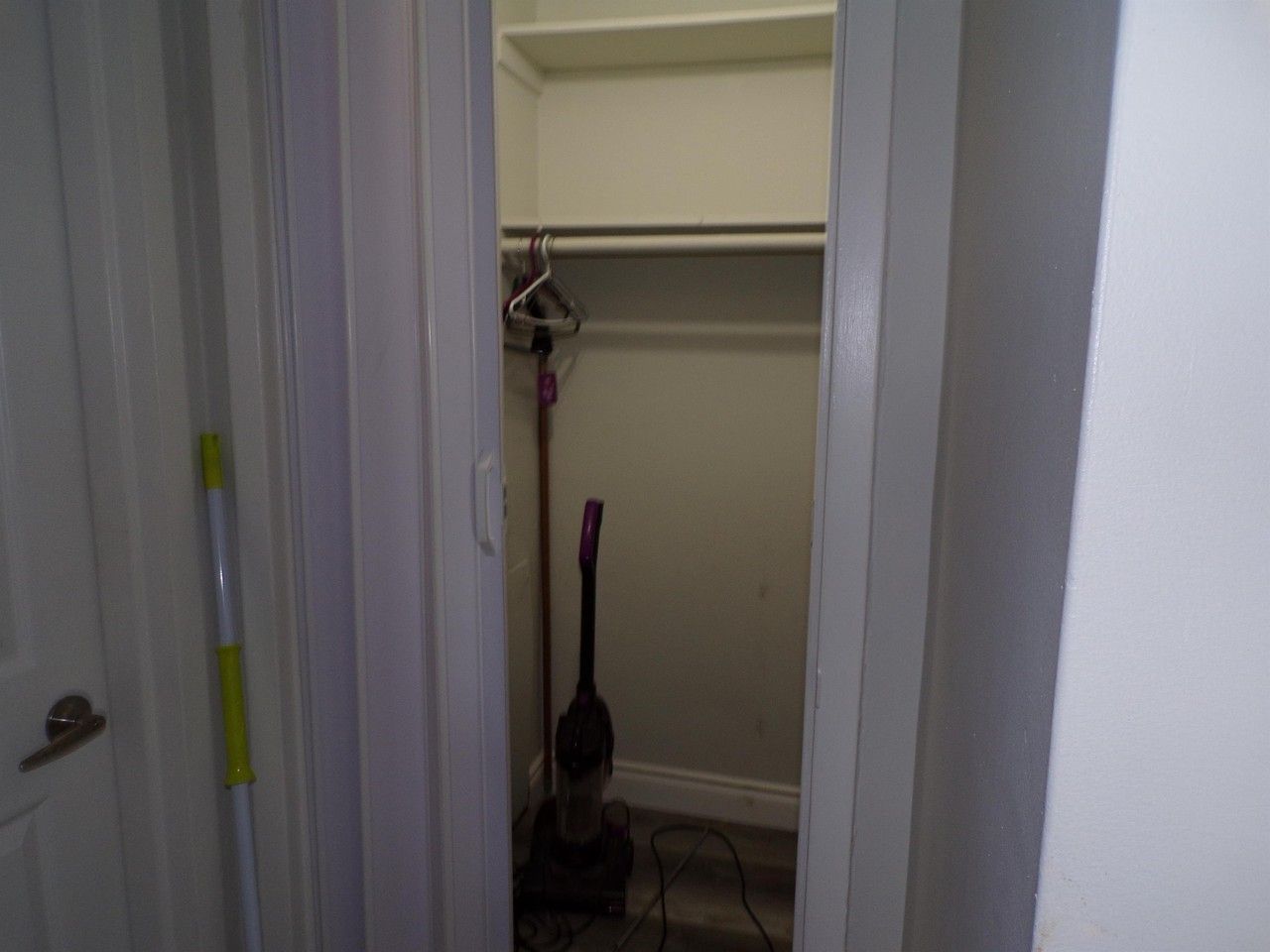 1085 Brock St #101 - Photo 7 of 14