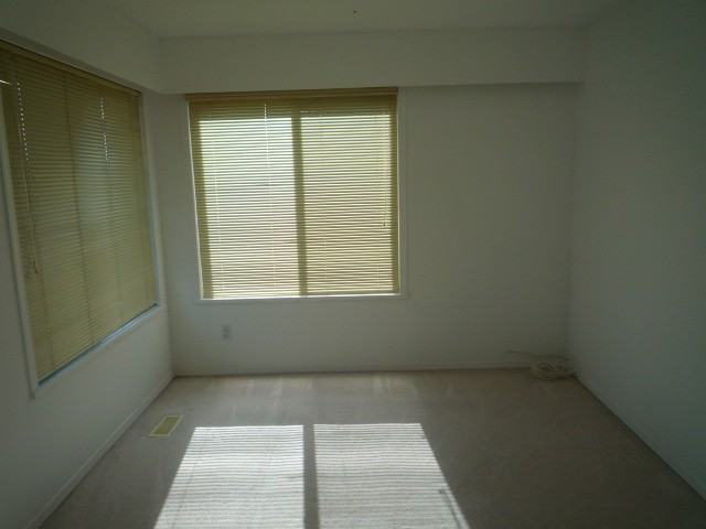 333 Allison St #B - Photo 5 of 7