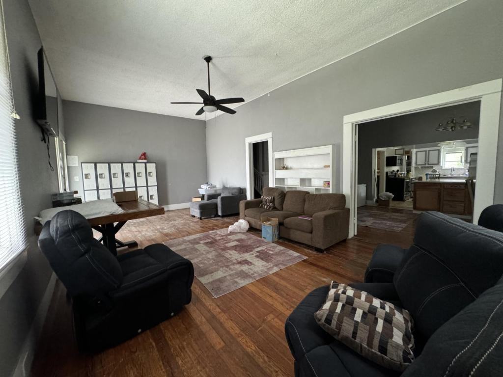 906 N Penelope St - Photo 3 of 17