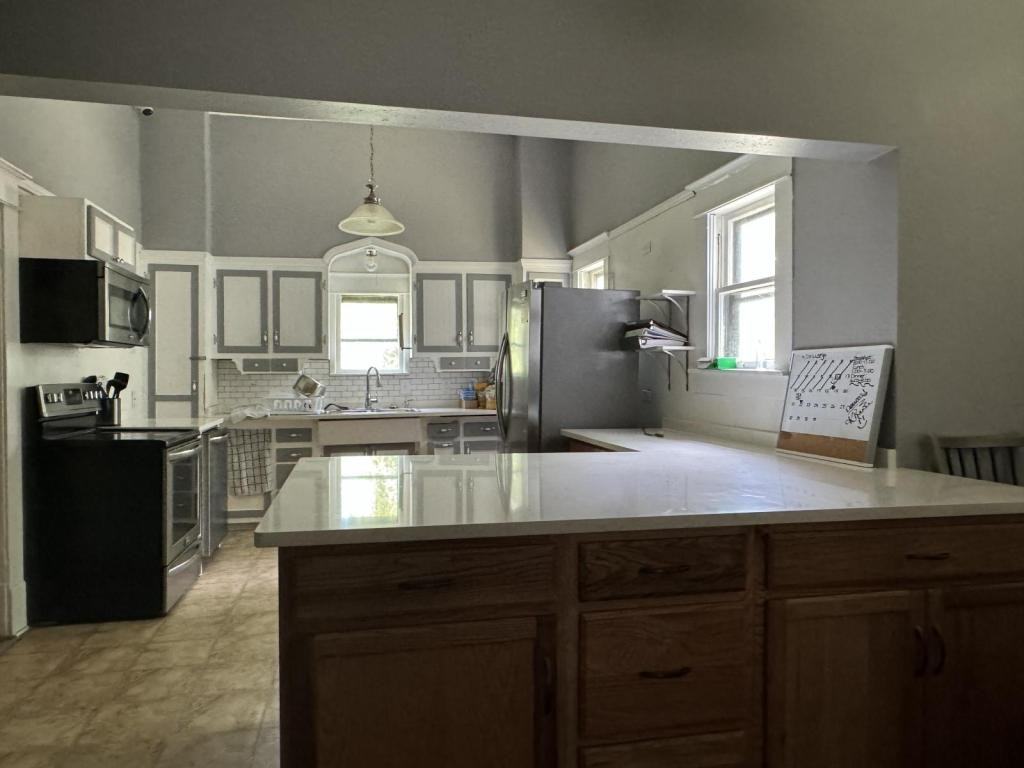 906 N Penelope St - Photo 5 of 17