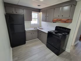 347 Locust Ave #B - Photo 1 of 1