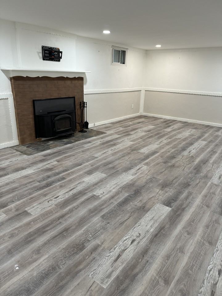 655 Balsam Street - Photo 3 of 12