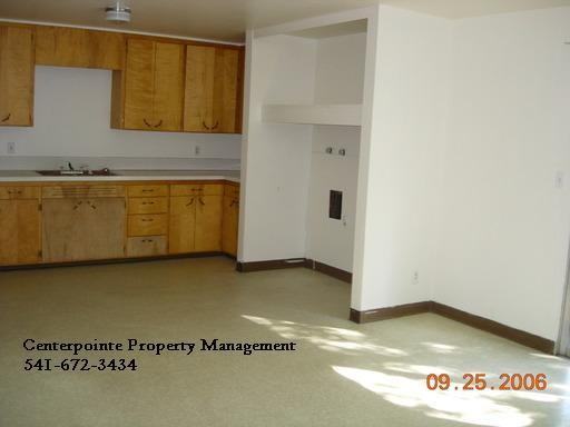 2336 W Crestview Ave - Photo 3 of 10