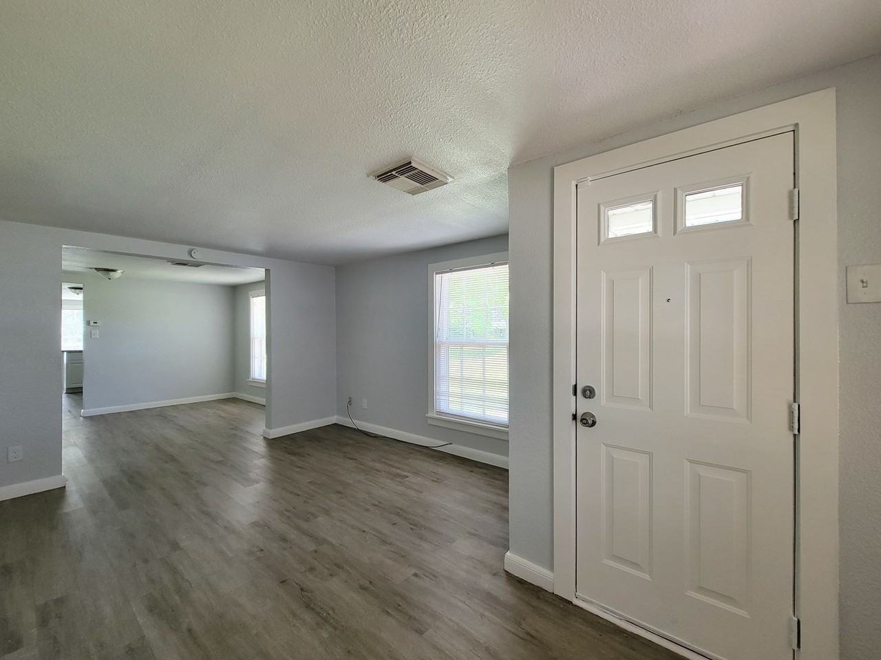 512 Rice St - Photo 2 of 24