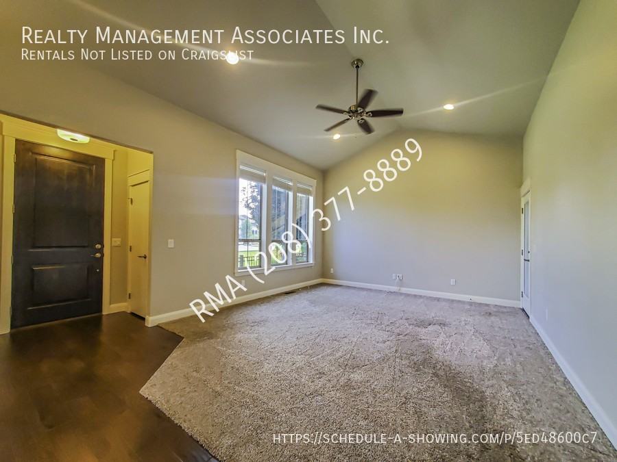 11277 W Portola St - Photo 2 of 18