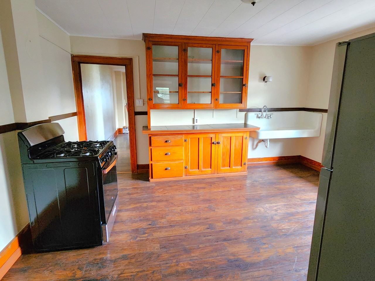 178 Ridgewood Rd #3 - Photo 3 of 9