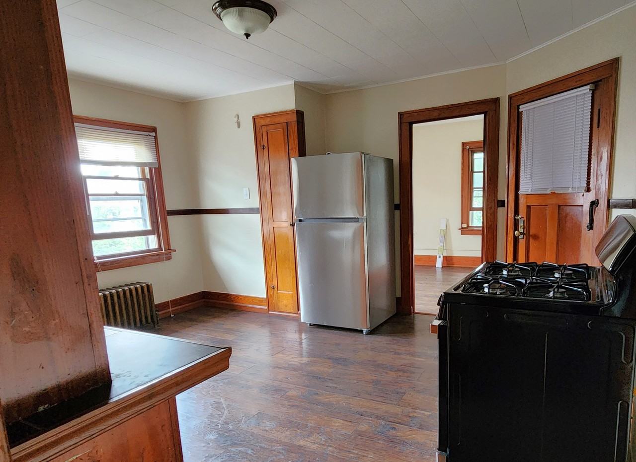 178 Ridgewood Rd #3 - Photo 4 of 9