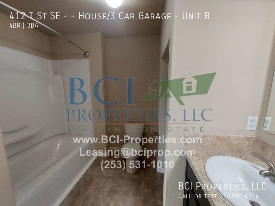 412 T St SE - - House/3 Car Garage #B - Photo 3 of 41