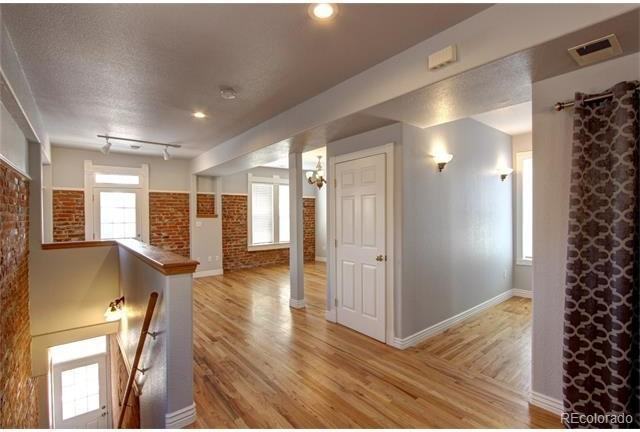 3039 Welton St #NA - Photo 2 of 16