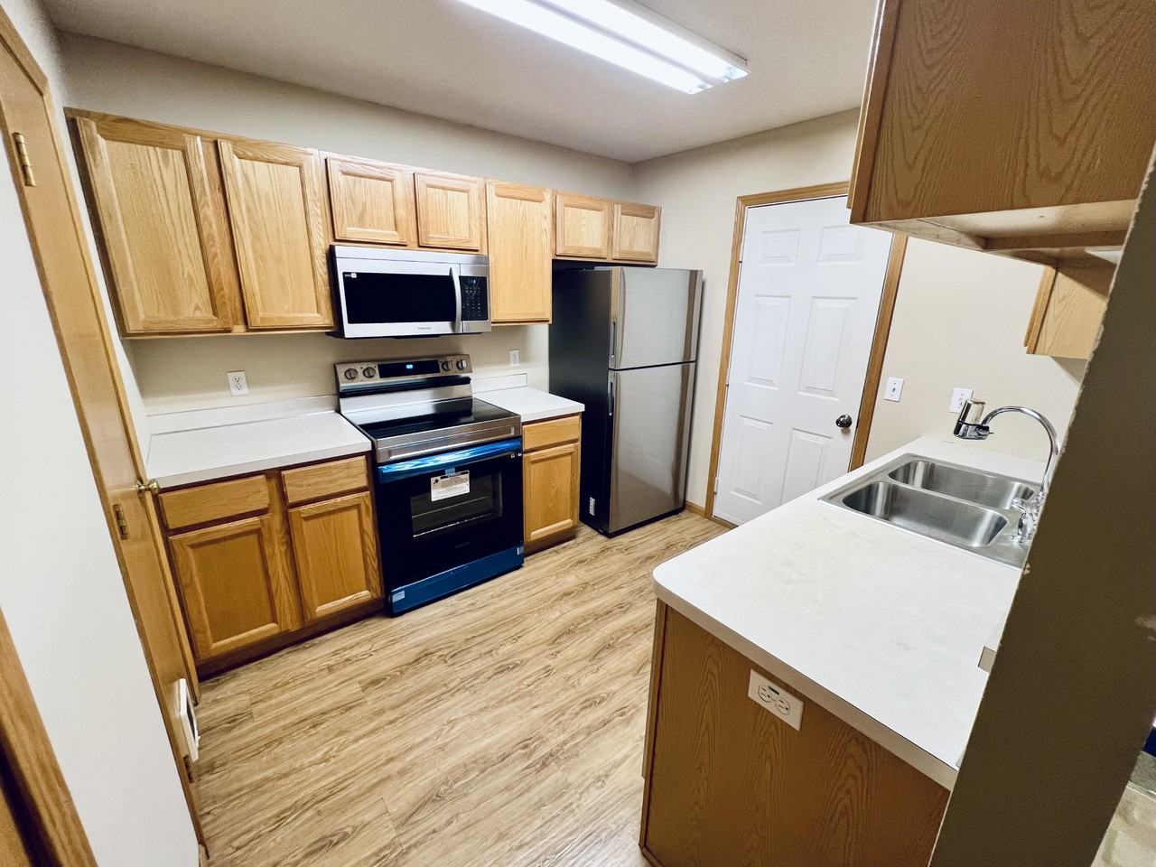 588 Mariner Way #NA - Photo 4 of 13