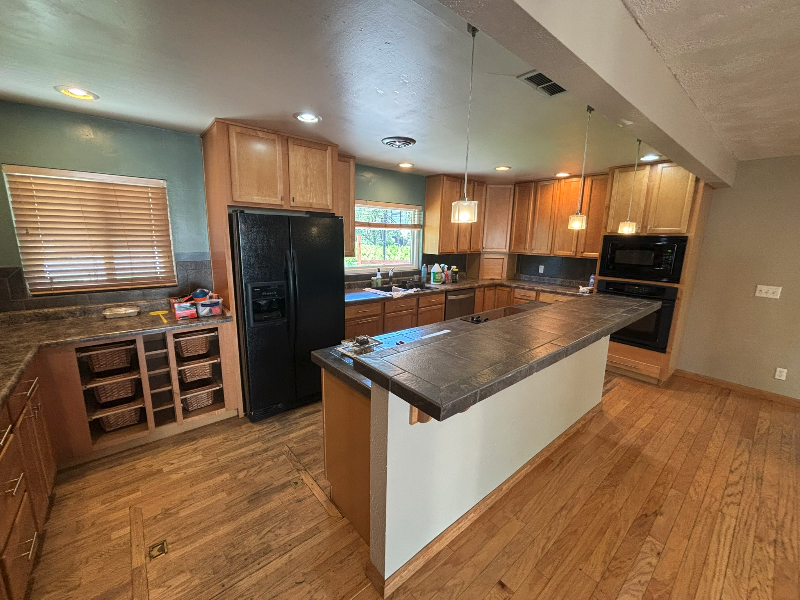 240 Mesa Ave - Photo 2 of 15