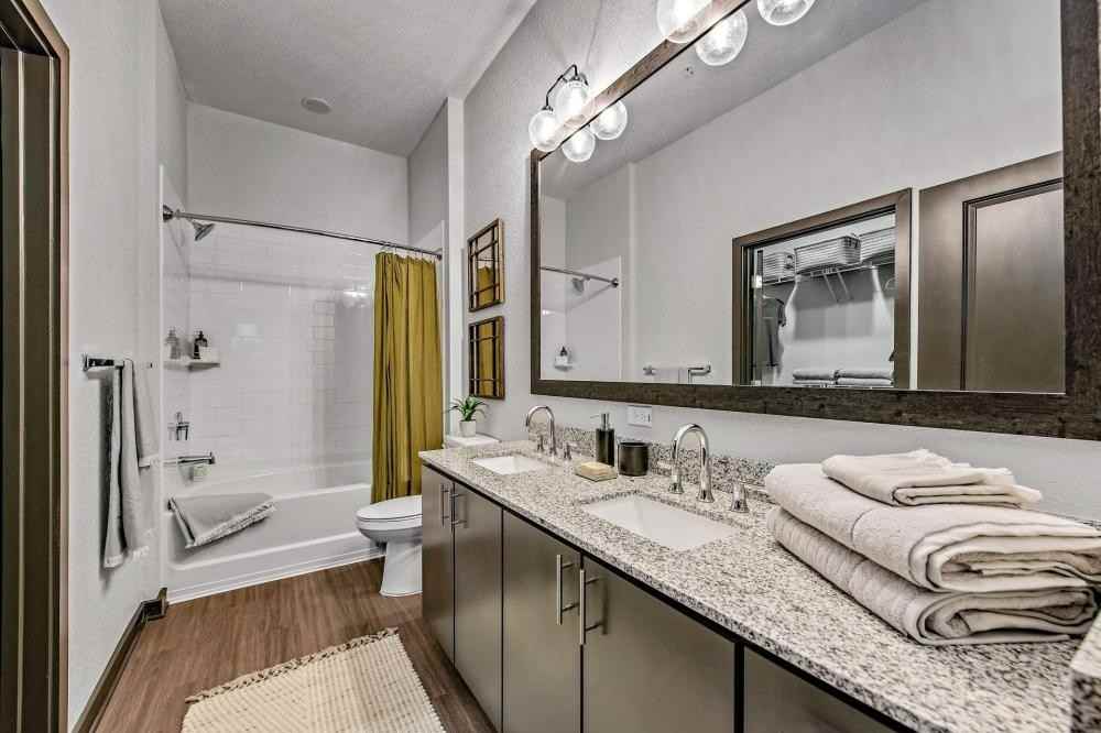 3302 East Pecan Street - Photo 6 of 10