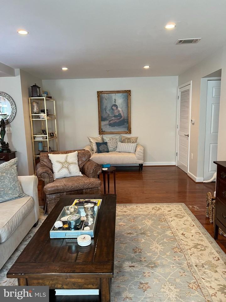 4193 S Four Mile Run Dr - Photo 3 of 10