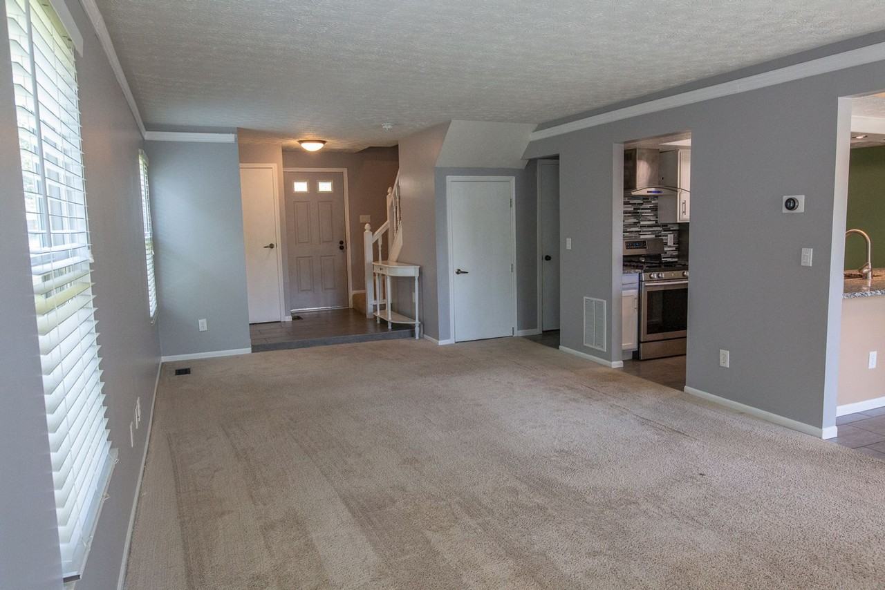 5017 Shady Oak Dr - Photo 3 of 26