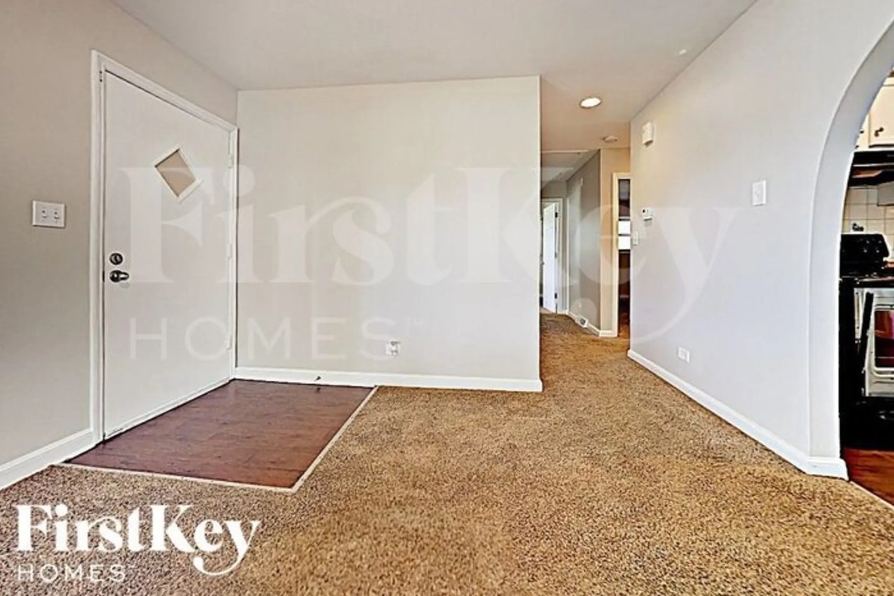 696 Laurel Ave - Photo 2 of 17