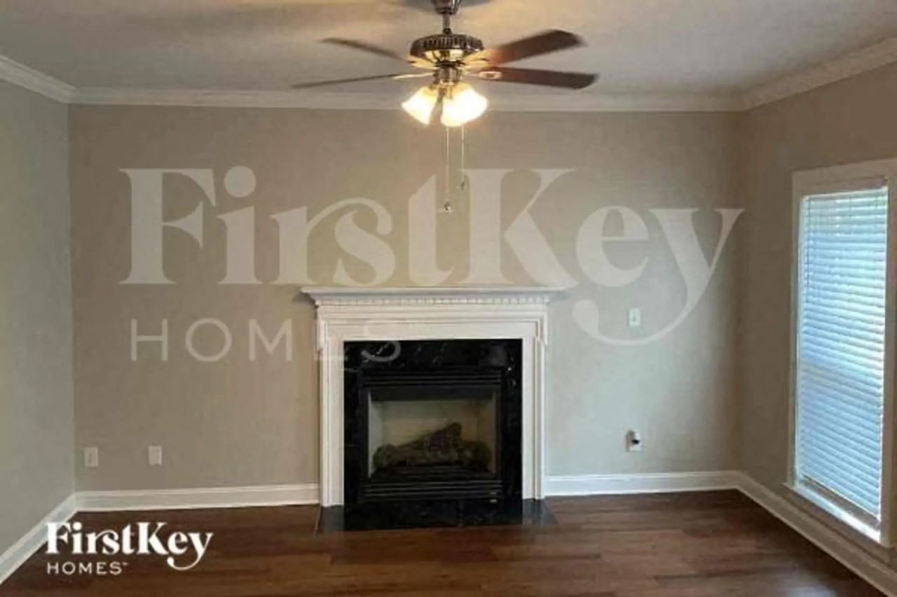 3476 Waterway Dr - Photo 2 of 10