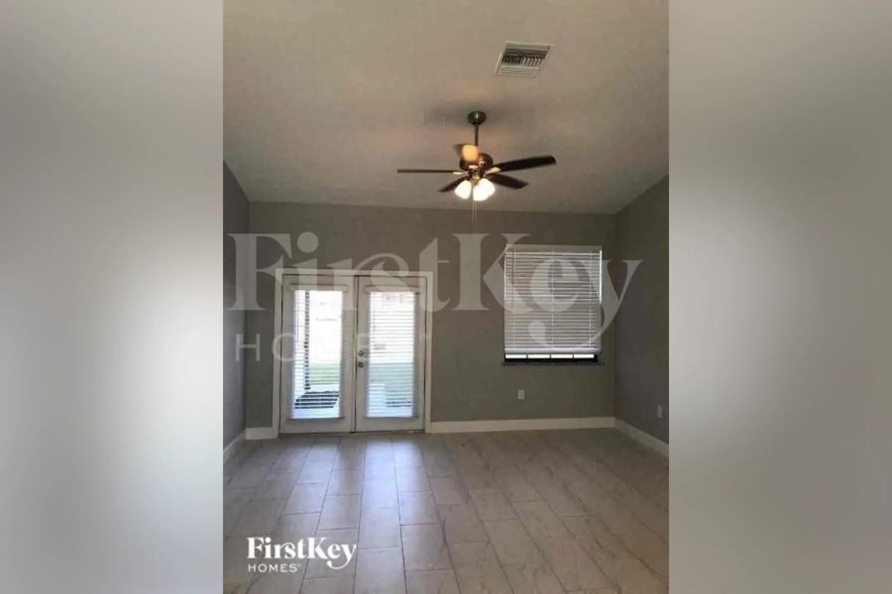 727 Downer Ave S - Photo 2 of 10