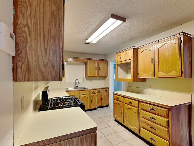 5809 Lyle St - Photo 2 of 21