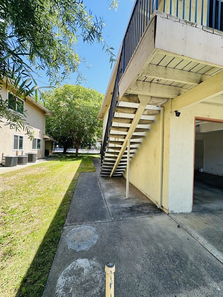 10803 Coloma Rd #4 - Photo 2 of 35