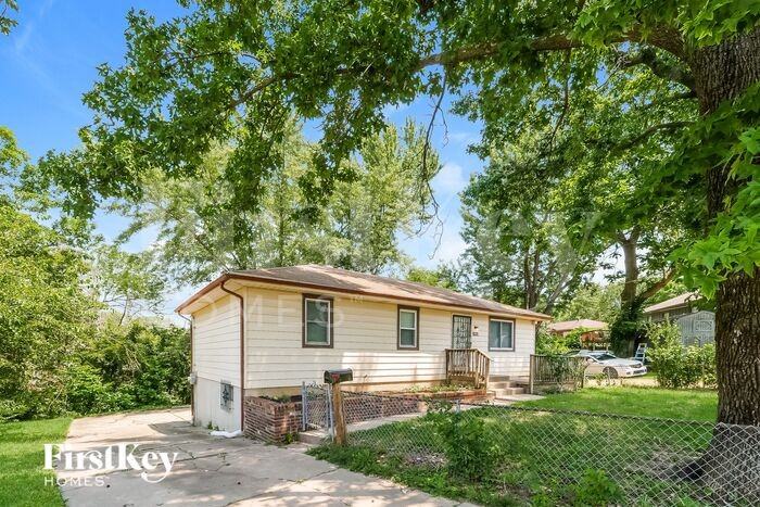 7616 E 51st Ter - Photo 2 of 16