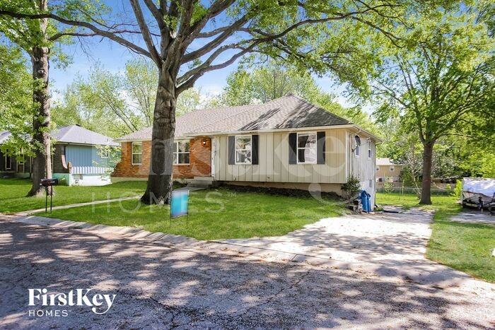 1103 S Prospect St - Photo 2 of 15