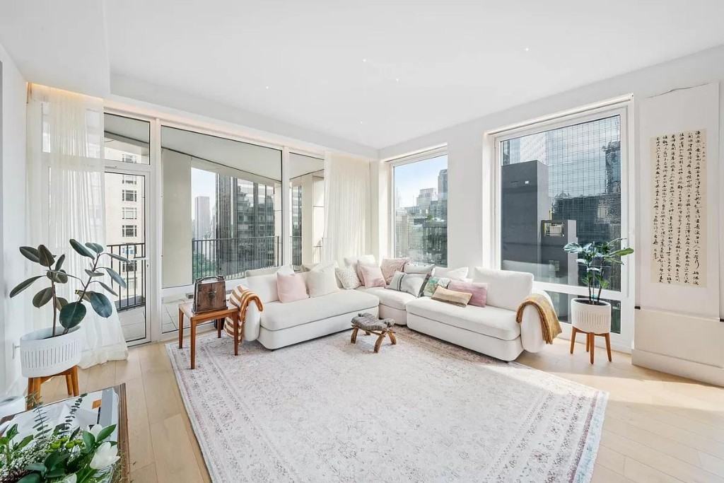 W 61st St #27A - Photo 3 of 20