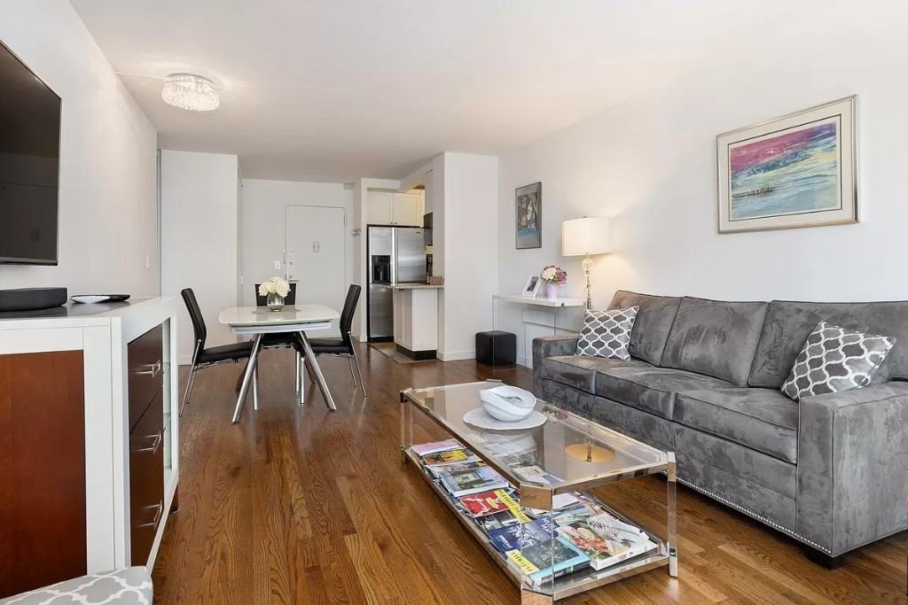 W 62nd St #10H - Photo 2 of 9