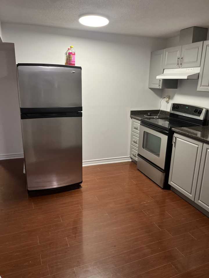 83 Rocky Mountain Crescent 83 - Photo 3 of 6