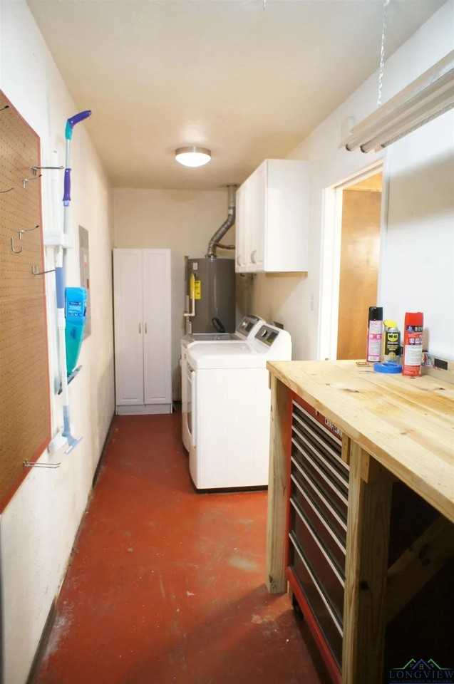 1207 Glencrest Ln - Photo 2 of 24