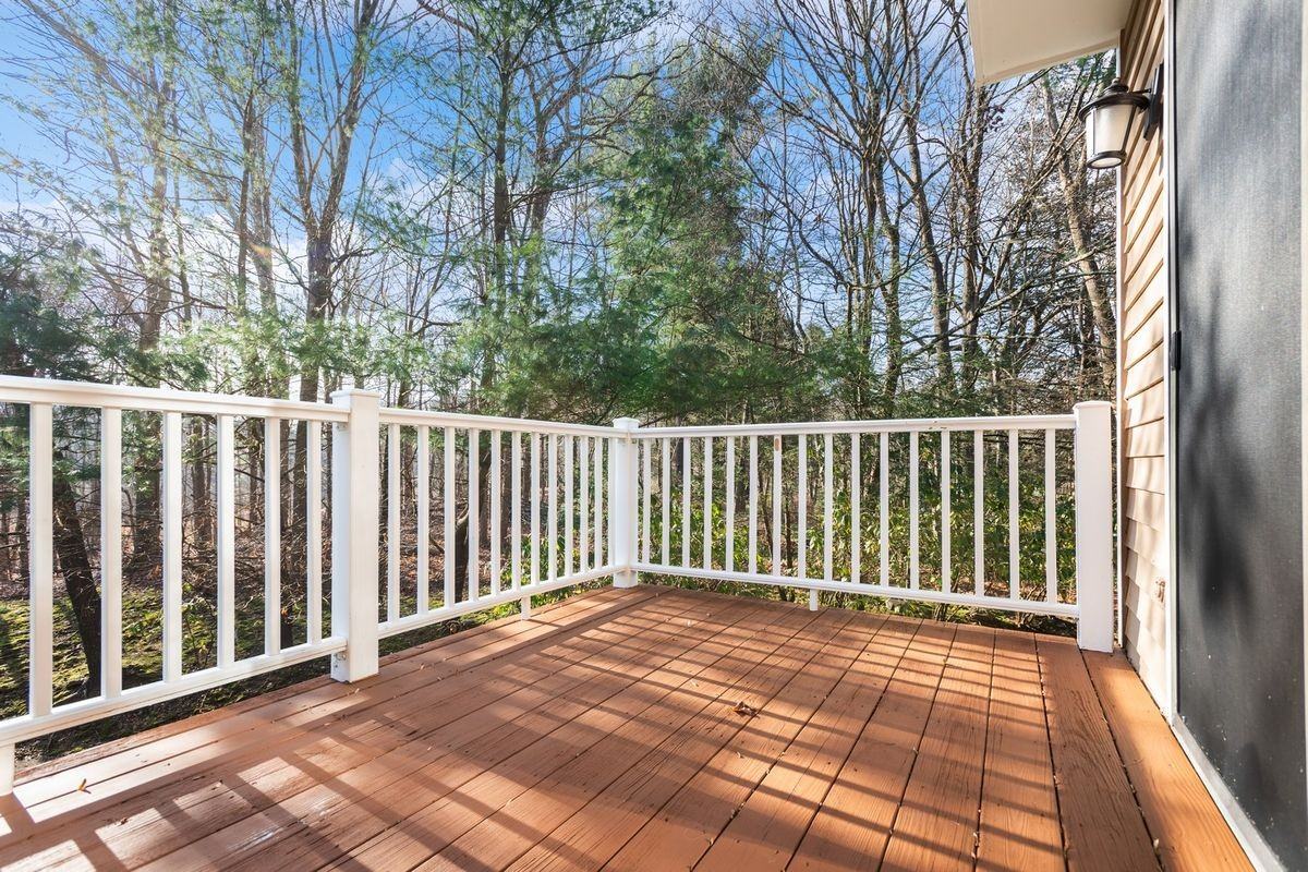 136 Bayberry Close - Photo 2 of 5