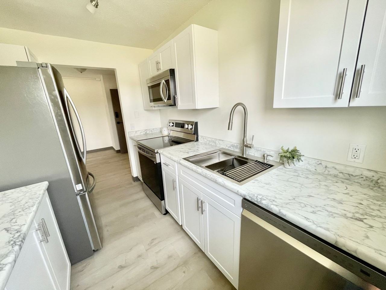 Bayit Edinboro - Photo 4 of 29