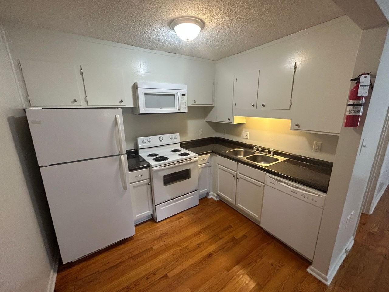 2012 Jersey Ave - Photo 3 of 10