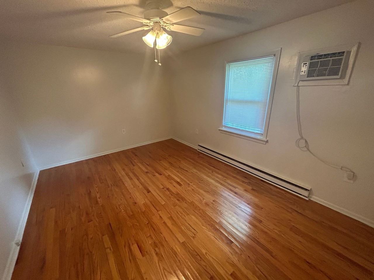 2012 Jersey Ave - Photo 7 of 10