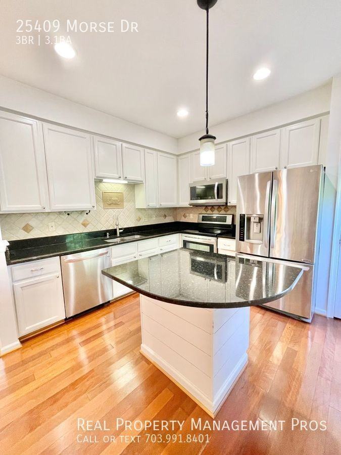 25409 Morse Dr - Photo 2 of 33