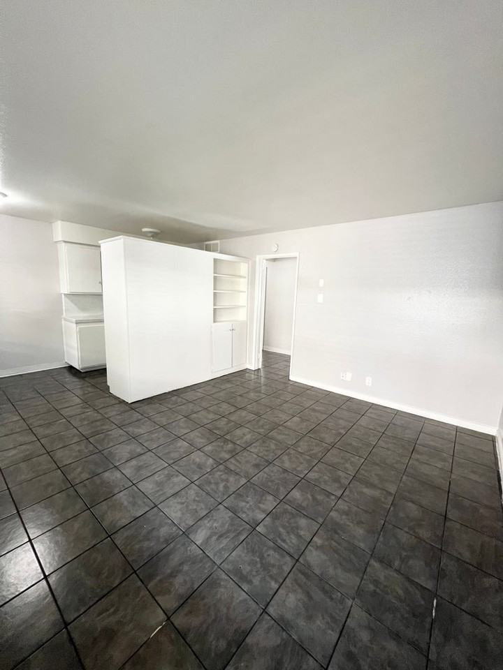 ARTESIA (Garden) - Photo 2 of 23