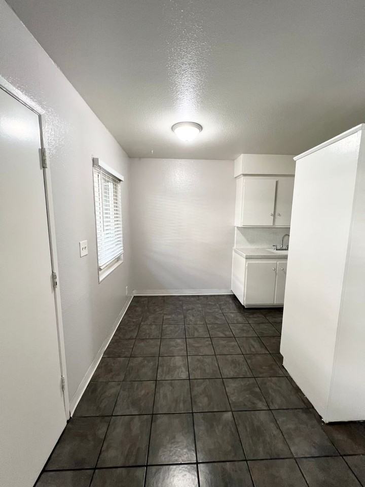 ARTESIA (Garden) - Photo 3 of 23