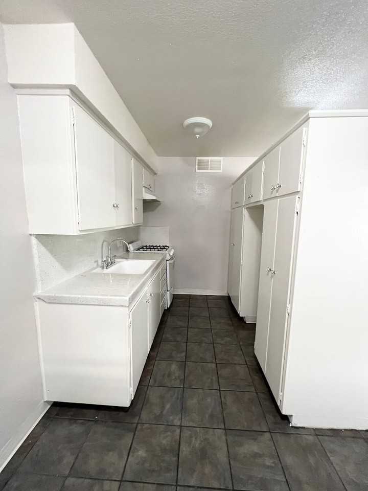 ARTESIA (Garden) - Photo 4 of 23