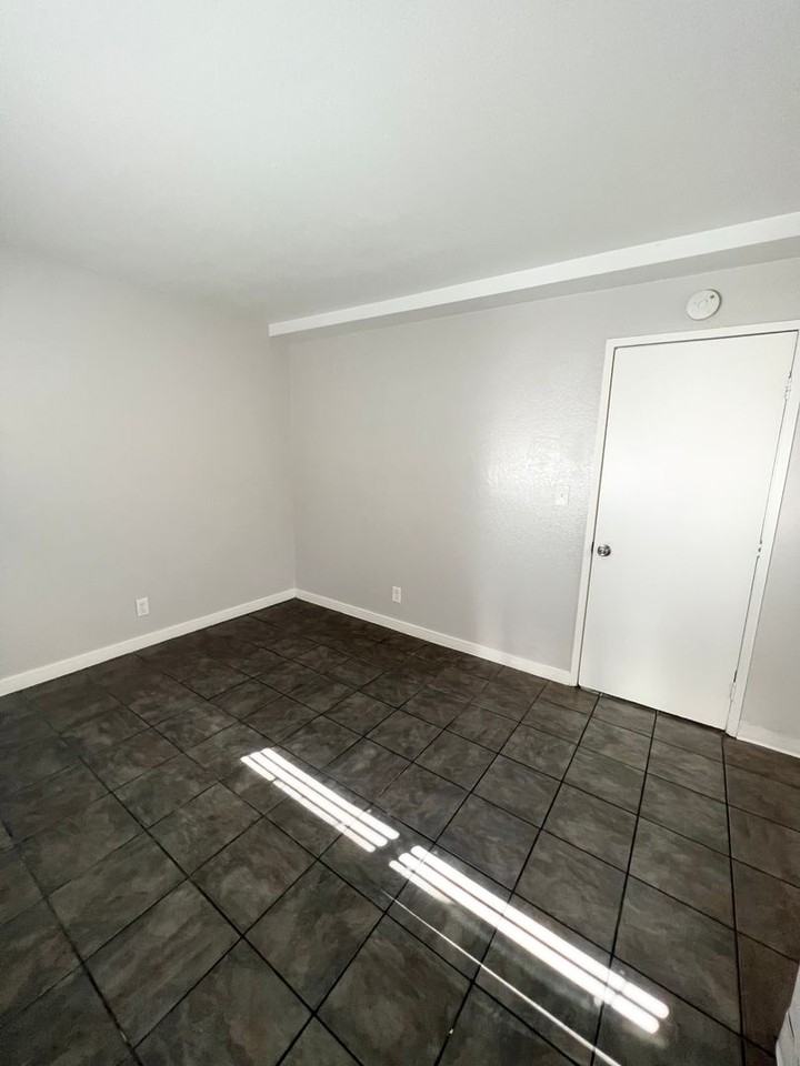 ARTESIA (Garden) - Photo 7 of 23