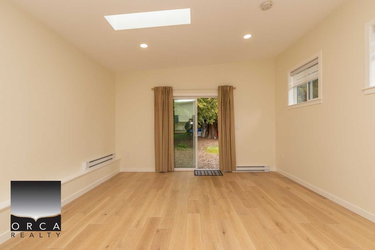 415 Mathers Ave - Photo 3 of 32