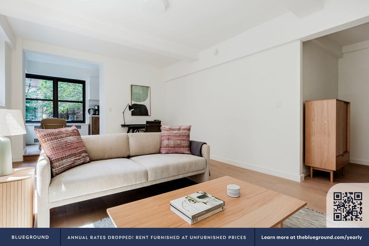 340 East 52nd Street - Photo 4 of 24