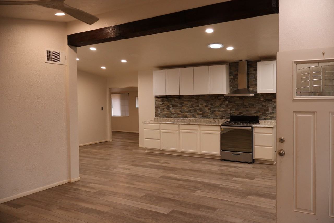 336 Colombo Ave - Photo 4 of 22