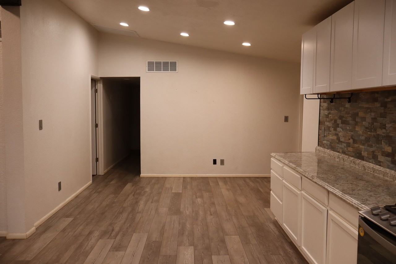 336 Colombo Ave - Photo 5 of 22