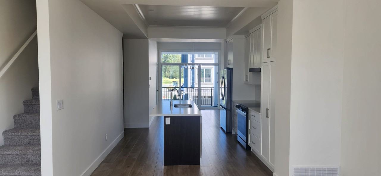 8349 Hawthorn road 15 - Photo 3 of 18