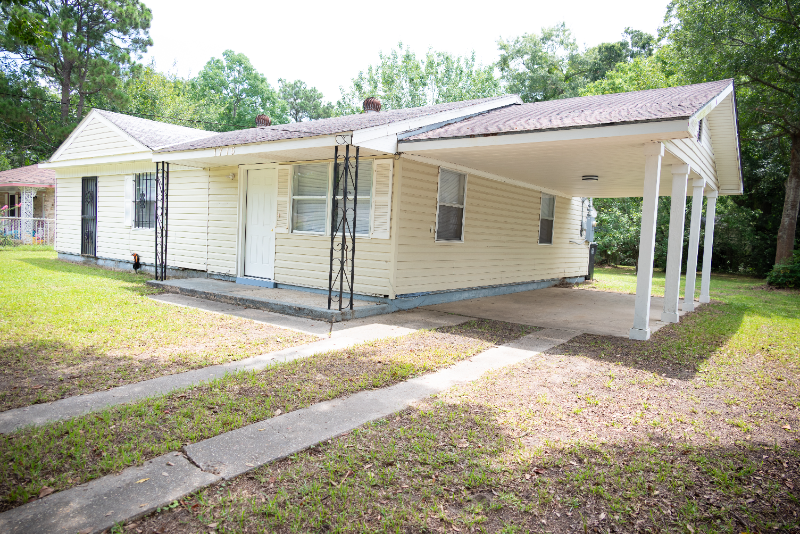 1715 Jarrell Dr - Photo 2 of 15